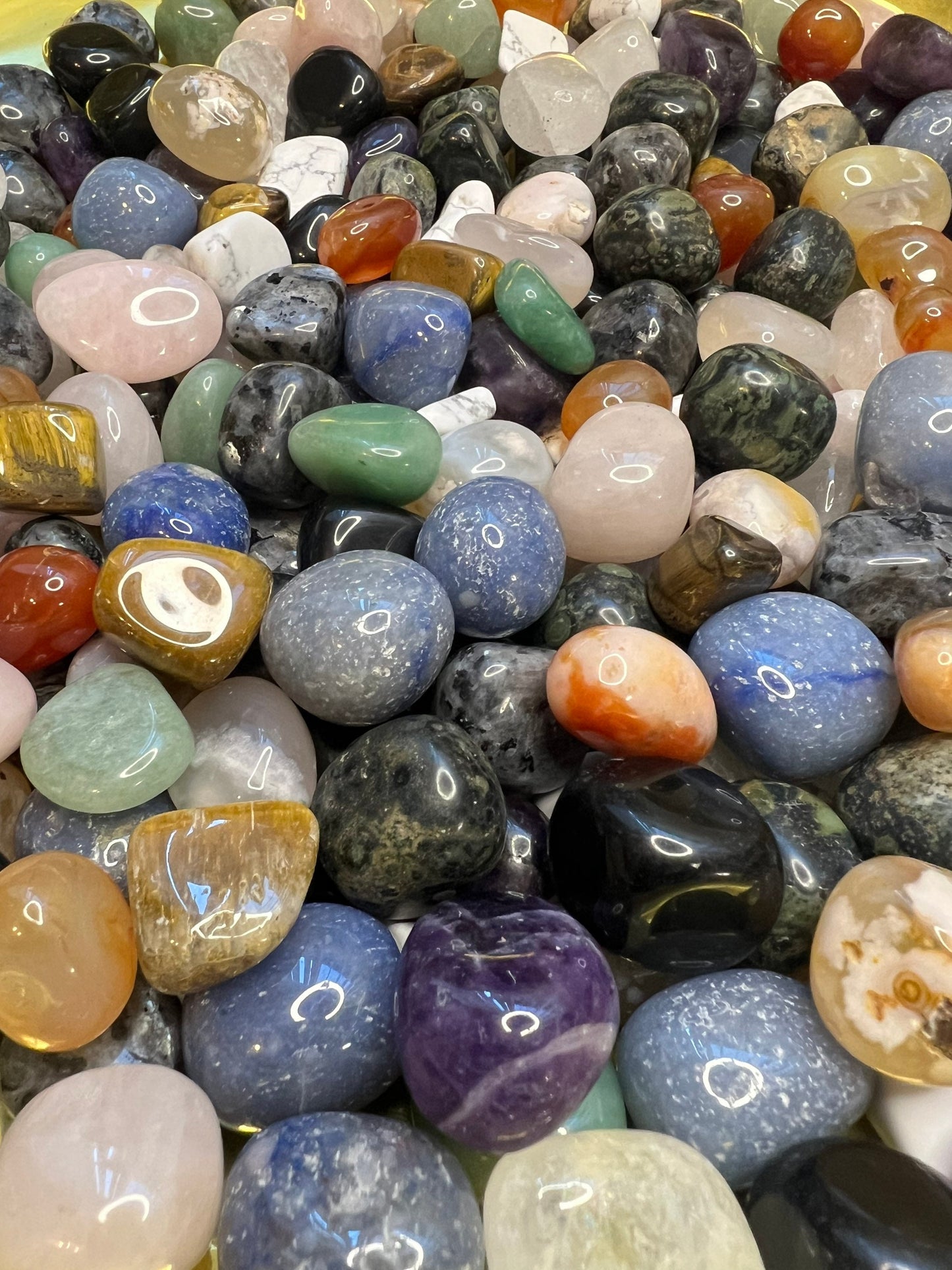 Crystal Mystery Scoop | Tumbles | Confetti | Bag | Mixed | Lucky Dip | Random | Surprise | Polished | Gemstones | Gift Crystal Eyes It