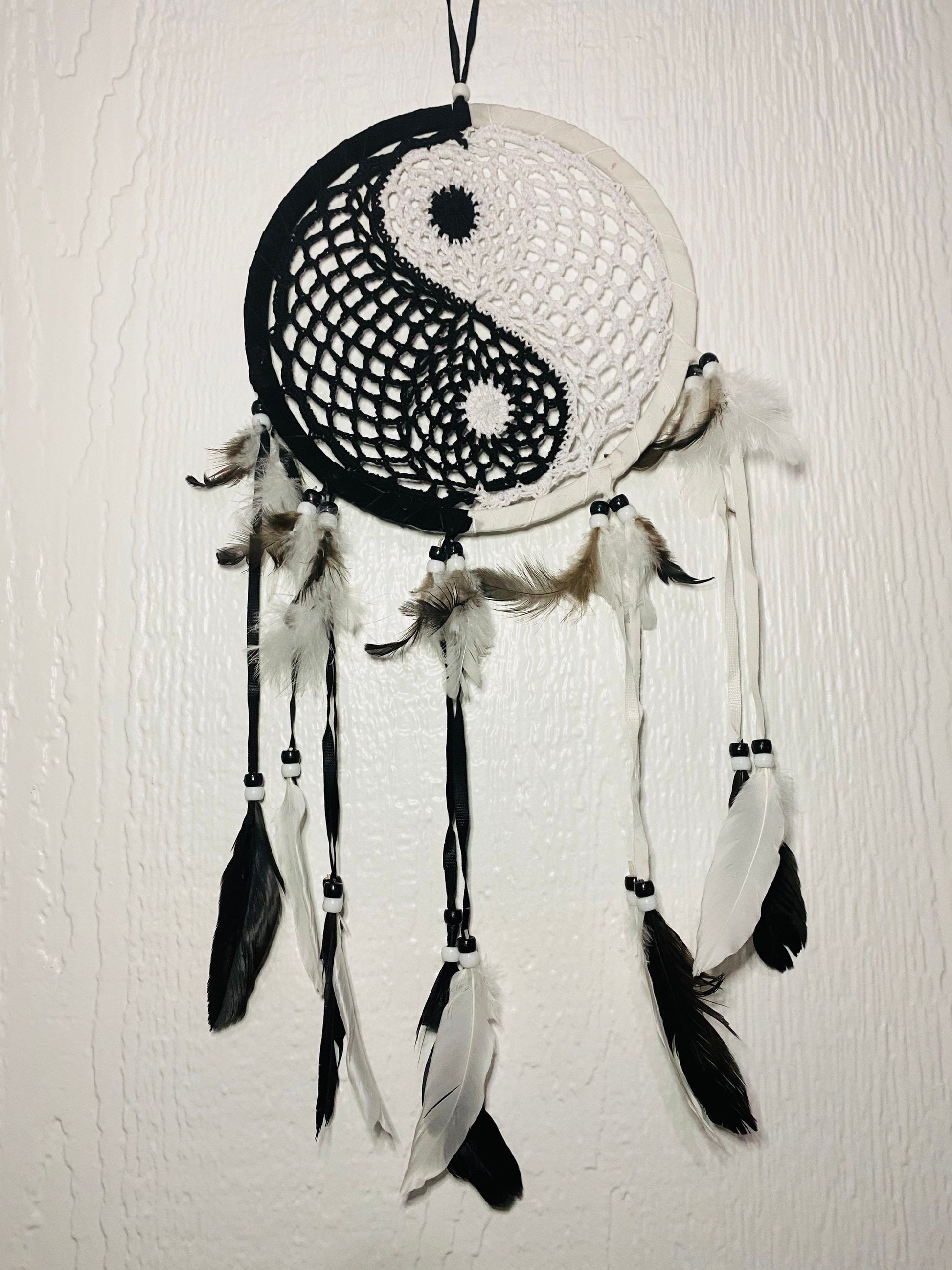 Dreamcatcher | Woven Dream Catcher | Wall Hanging Decoration | Boho | Black and White | Yin and Yang | Feathers | Room | Gift Crystal Eyes It