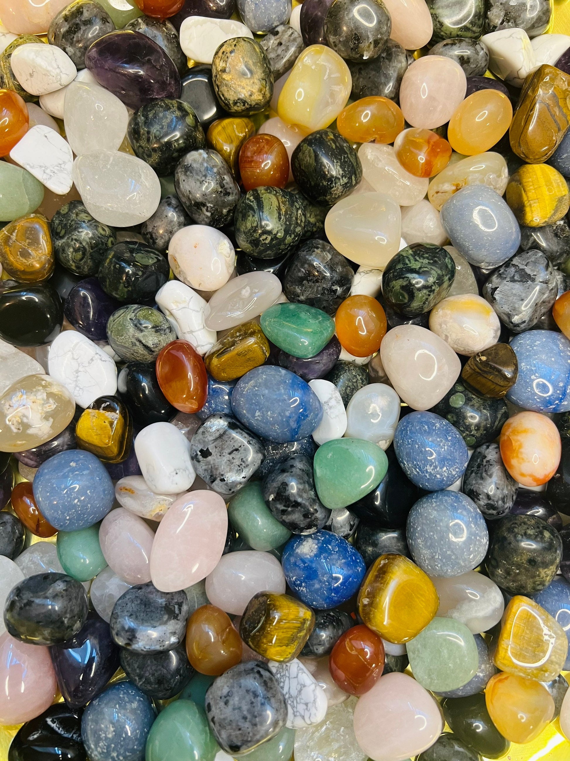 Crystal Mystery Scoop | Tumbles | Confetti | Bag | Mixed | Lucky Dip | Random | Surprise | Polished | Gemstones | Gift Crystal Eyes It